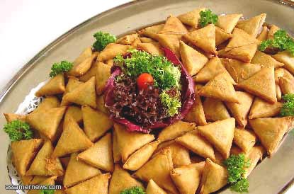 السمبوسة تسيطر على الموائد الرمضانية.. وتحذير من سعراتها الحرارية